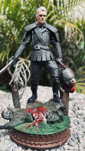 Miniatura Geralt de Rivia (The Witcher) 18CM