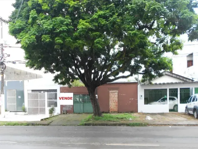 IMÓVEL EM EXCELENTE LOCALIZAÇÃO. 350 M².