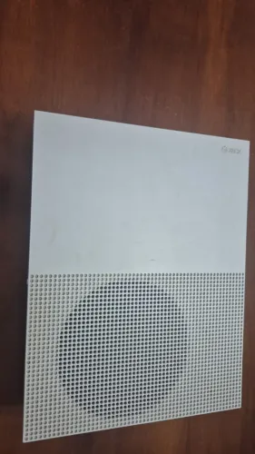 XBOX ONE S COM 1 CONTROLE