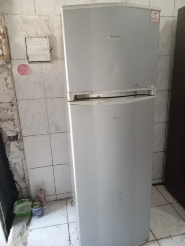 VENDO UMA GELADEIRA CONSUL FROS FREE