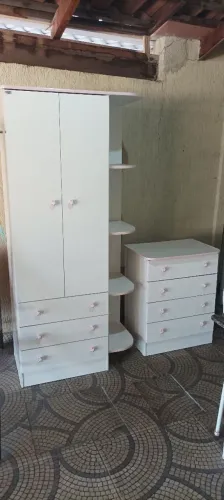 Guarda roupa e cômoda infantil menina 
