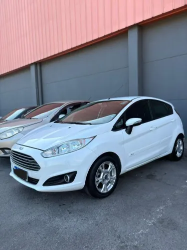 Ford Fiesta 1.6 16V Flex Aut. 5P 2015