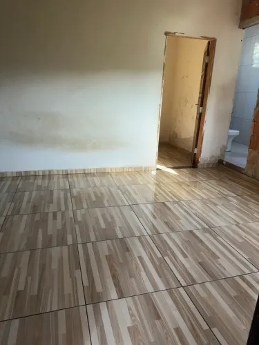 ALUGO CASA ANUCIO PAUSADO