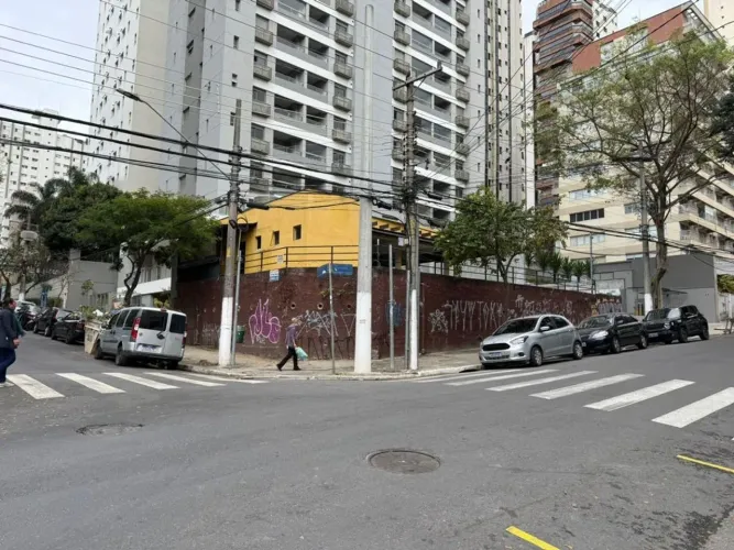 Terreno à Venda em Aclimação, São Paulo - SP