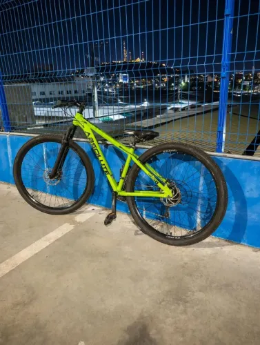 Vendo bicicleta apenas um ano de uso
