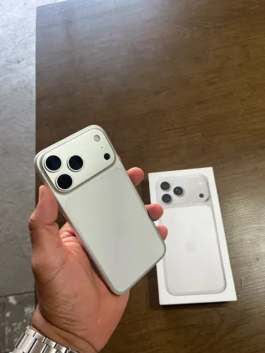 iPhone 17 pro Max 256gb garantia até maio 2027 100% saúde
