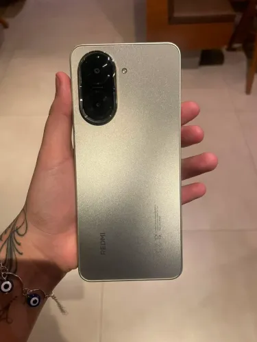 Redmi A5, uso de 6 meses, 900$