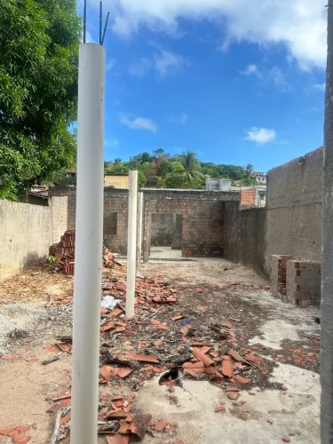 Vendo Terreno localizado em ipioca mede: 8 de largura 23 de comprimento 