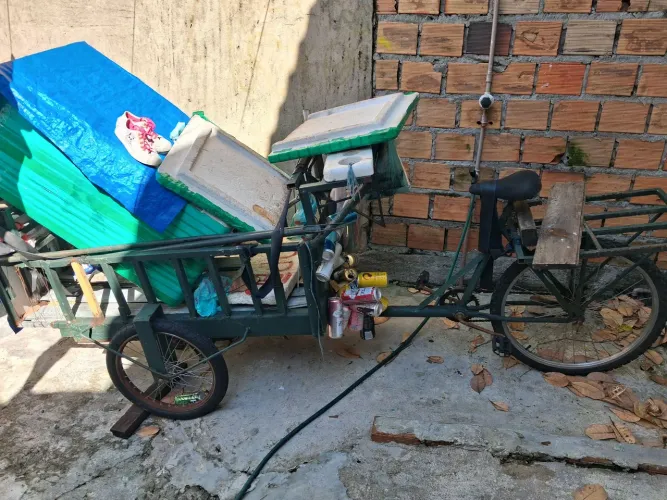 Vendo triciclo de vendas de bebidas