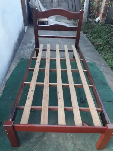 Cama de solteira madeira