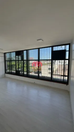 Cobertura Duplex para uso comercial na Av. Olegário Maciel