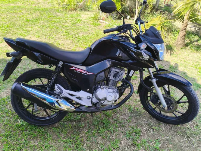 Moto fan 2022 único dono
