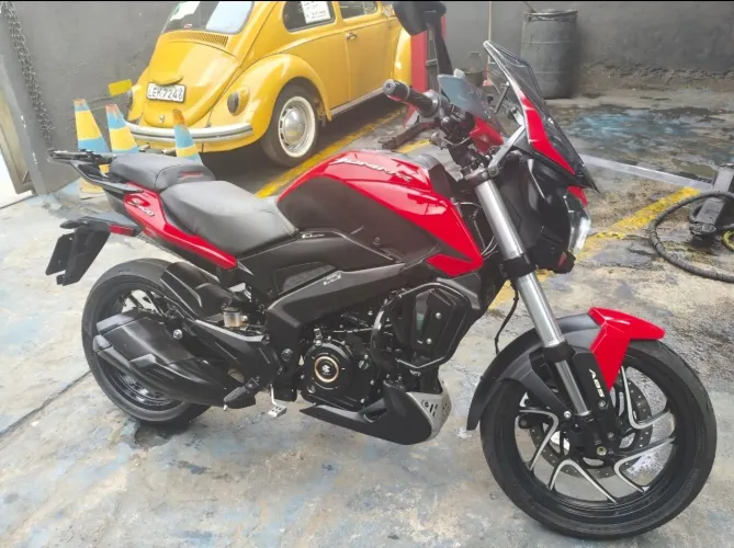 Dominar 400 muito nova