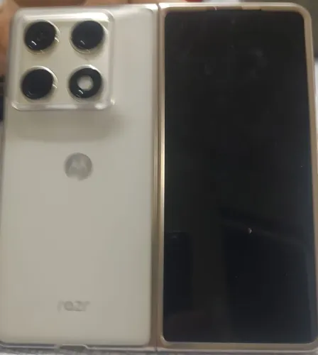 MOTOROLA RAZR FOLD