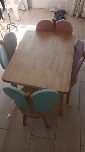Mesa Infantil de Madeira com 4 Cadeiras Borboleta