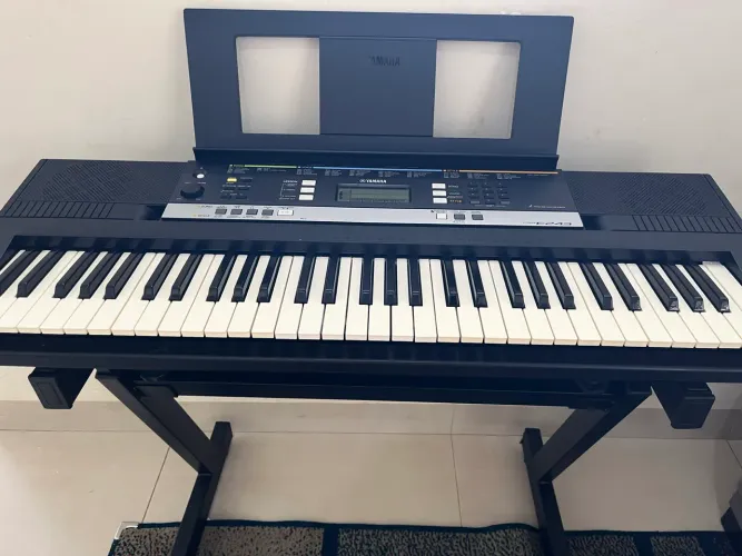 Teclado YAMAHA E243