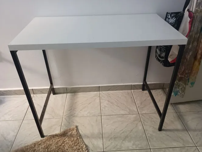Escrivaninha 90cm x 50cm