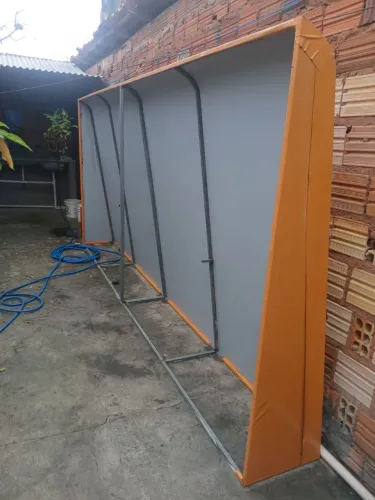 Vendo toldo medindo 4x2 galvanizado valor 700 $