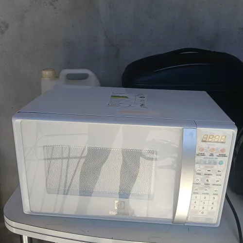 Microondas Eletrolux 20l