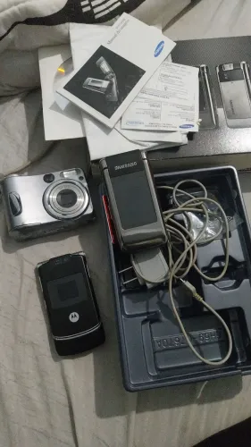 Vende se celulares antigos funcionando perfeitamente em ótimo estado 