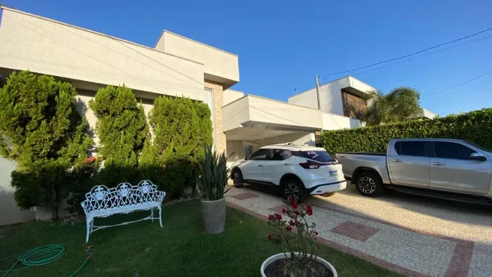 Casa em Condomínio Fechado em Goiânia: Luxo e Segurança no Jardins Lisboa