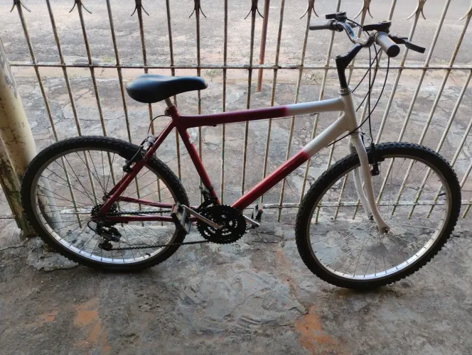 Bicicleta Aro 26 Conservada - R$ 600 ou Proposta