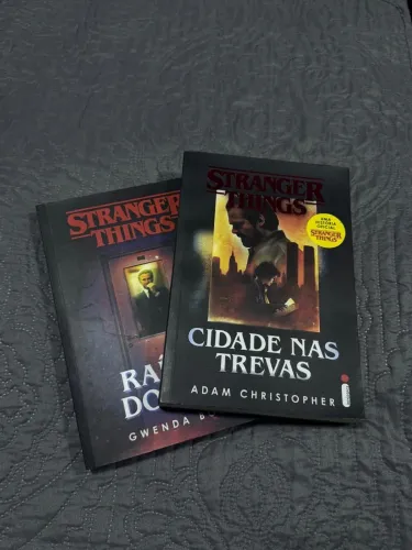 Livros: Stranger things 