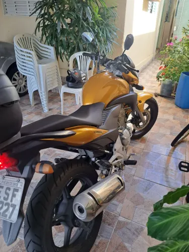 Moto Honda CB 300 - Excelente oportunidade!