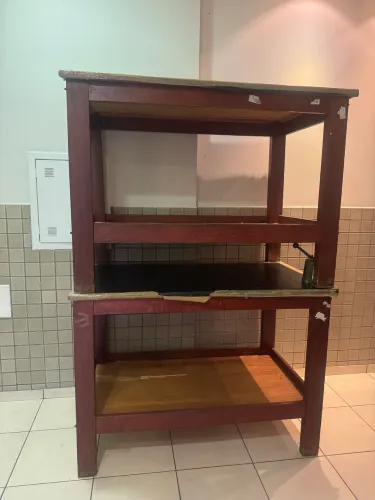 Mesa de madeira pura