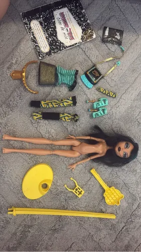 BONECA MONSTER HIGH CLEO - SCHOOL OUT