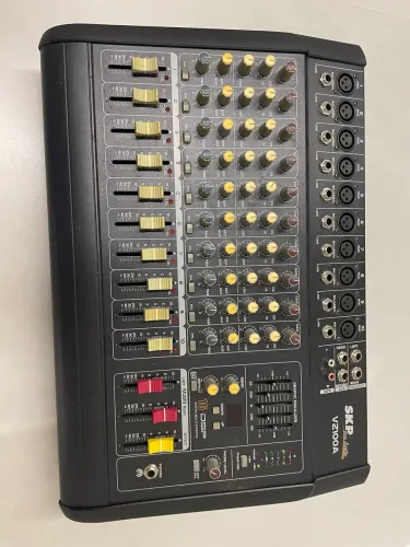 Mesa de som SKP V2100A