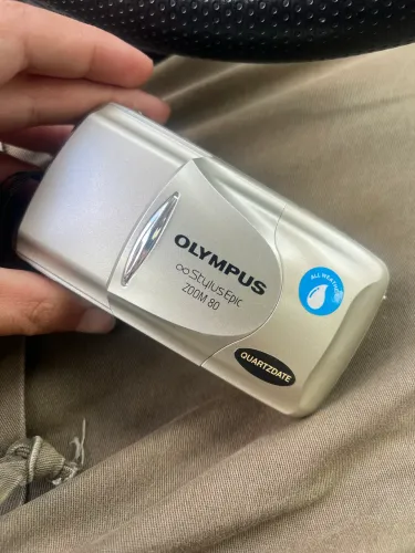 Máquina fotográfica OLYMPUS