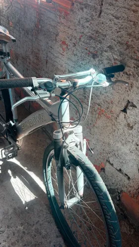 Bicicleta de alumínio