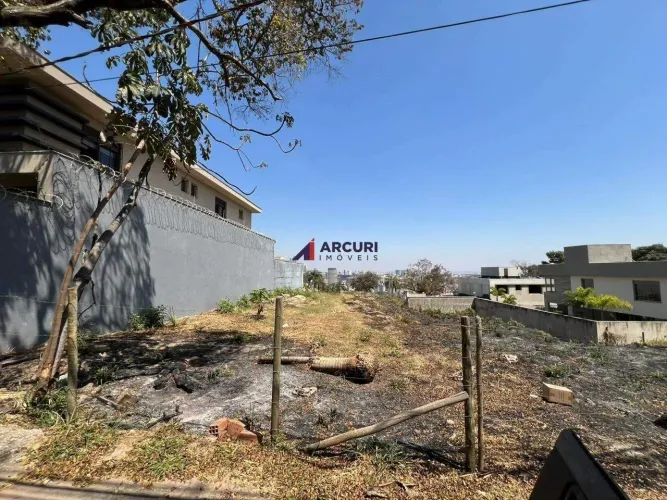 Lote Residencial / Comercial - Belvedere (BH) - Venda