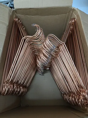 CABIDES DE METAL