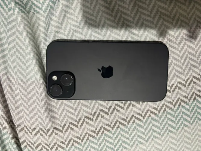 Vendo iPhone 15 todo original