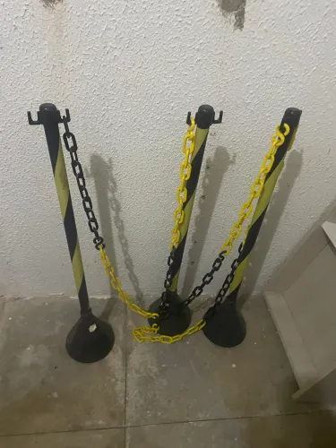Vendo cones com corrente