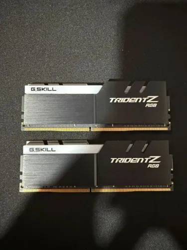 Memória RAM G.Skill Trident Z RGB DDR4 3200MHz CL16 - 2x16gb