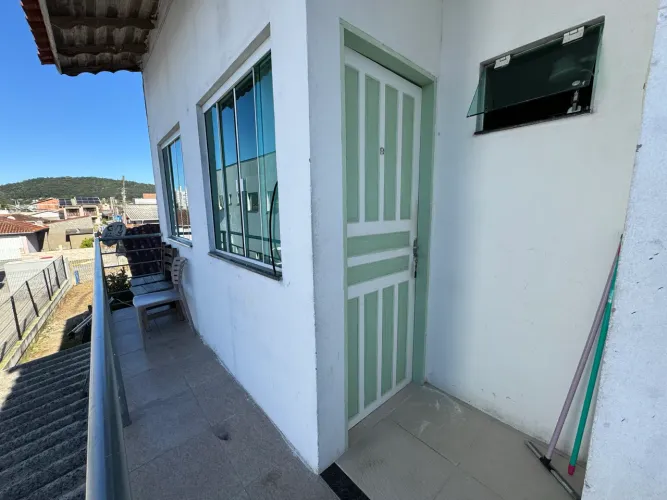 KITNET MOBILIADA COM ÁGUA E LUZ INCLUSO