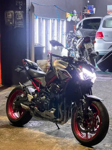 Kawasaki Z 900 2023