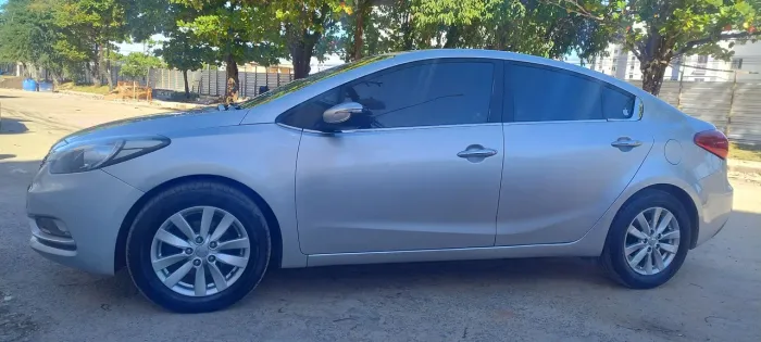 Kia Motors Cerato 1.6 16V Flex Aut. 2015