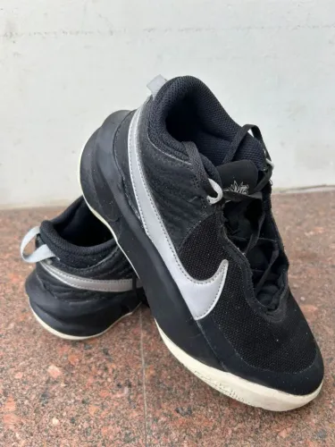 Tenis Nike Americano, tamanho 35, ótimo estado