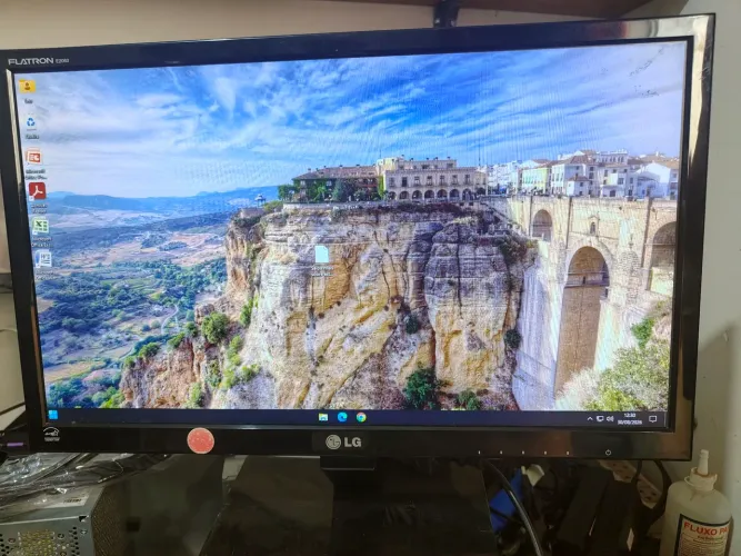 3 monitores LG 20 Led slim