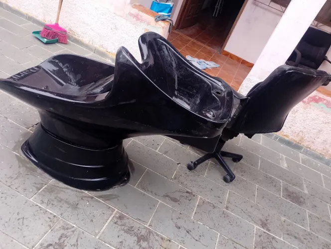Lavatório para cabeleireiro em bom estado usado