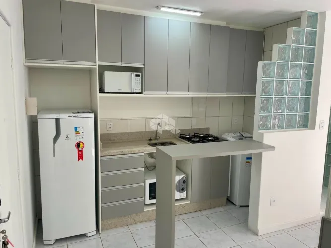 Studio Reformado e Mobiliado à Venda no Kobrasol - Pronto para Morar!