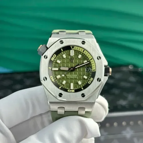 Relógio Audemars Piguet Royal Oak Offshore Ref:15720ST Verde 42mm