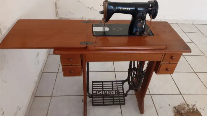 Máquina de costura Singer