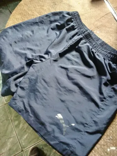 SHORTE DA PUMA TAMANHO MEDIO NOVISSIMO cor azul escuro