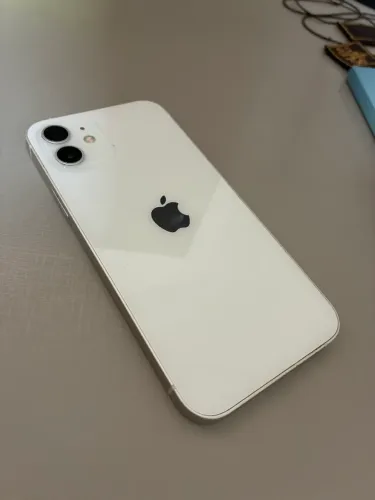Celular iPhone 12