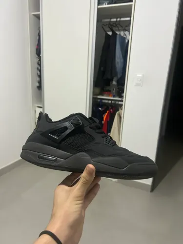 JORDAN 4 PRETO